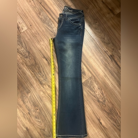 Wallflower Sz 5 - Picture 7 of 11